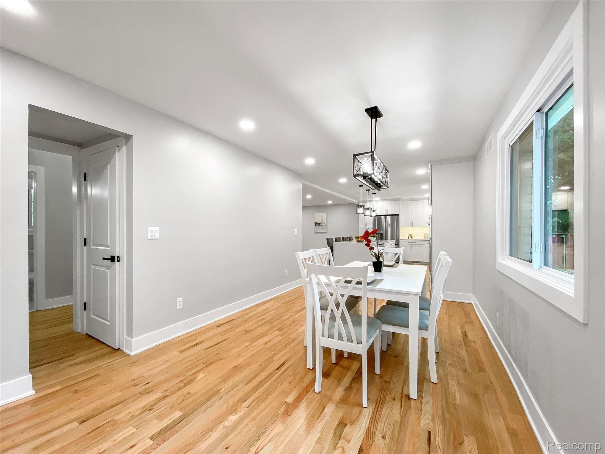821 Canterbury Road Grosse Pointe, MI 48236 - Photo 29 of 83 IMG_7973.jpg