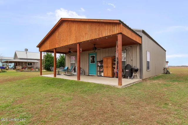 $185,000 | 232 Bungalow Lane, Tchula, MS 39169