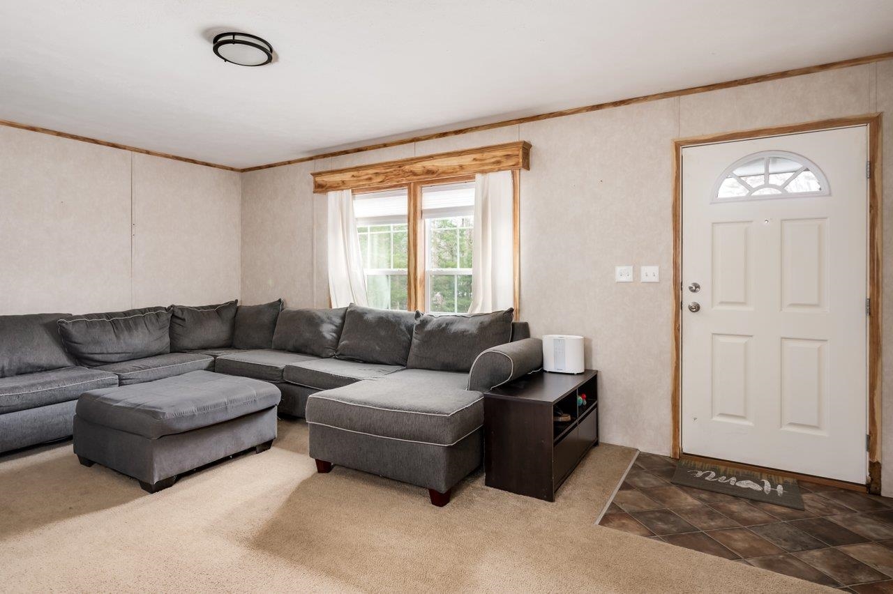 202 Salmon Falls Road Rochester, NH 03868 - Photo 3 of 33