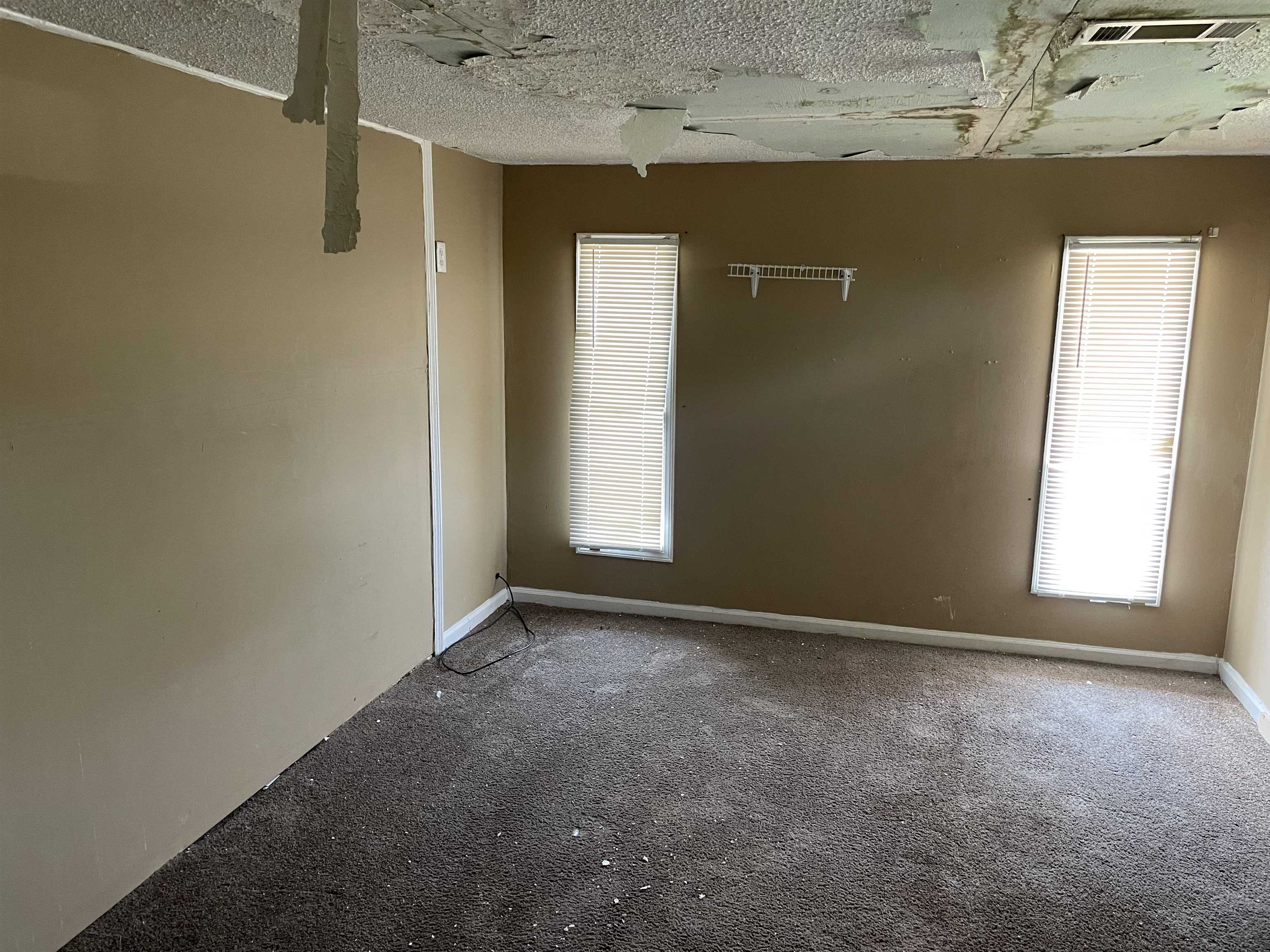 4448 Bluebell Street Memphis, TN 38109 - Photo 11 of 18 a view of an empty room