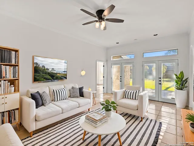 $675,000 | 837 Lakeview Trail, McQueeney, TX 78123