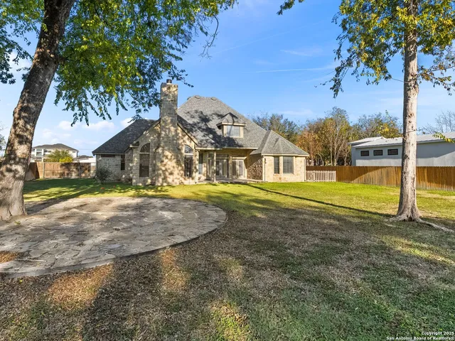$675,000 | 837 Lakeview Trail, McQueeney, TX 78123
