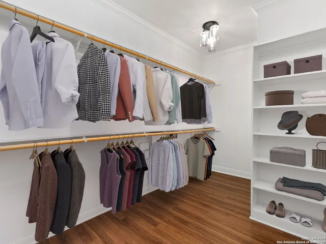 $675,000 | 837 Lakeview Trail, McQueeney, TX 78123