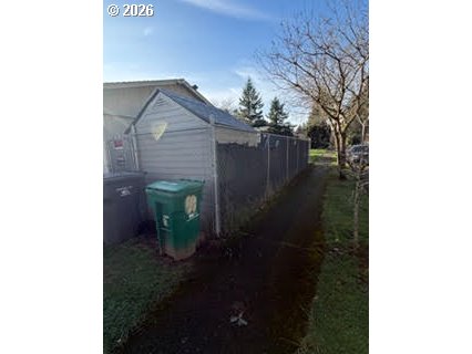 35 Northeast 157th Avenue Portland, OR 97230 - Photo 21 of 30 a backyard of a house