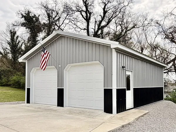 $349,000 | 525 East Washington Street, Pulaski, TN 38478