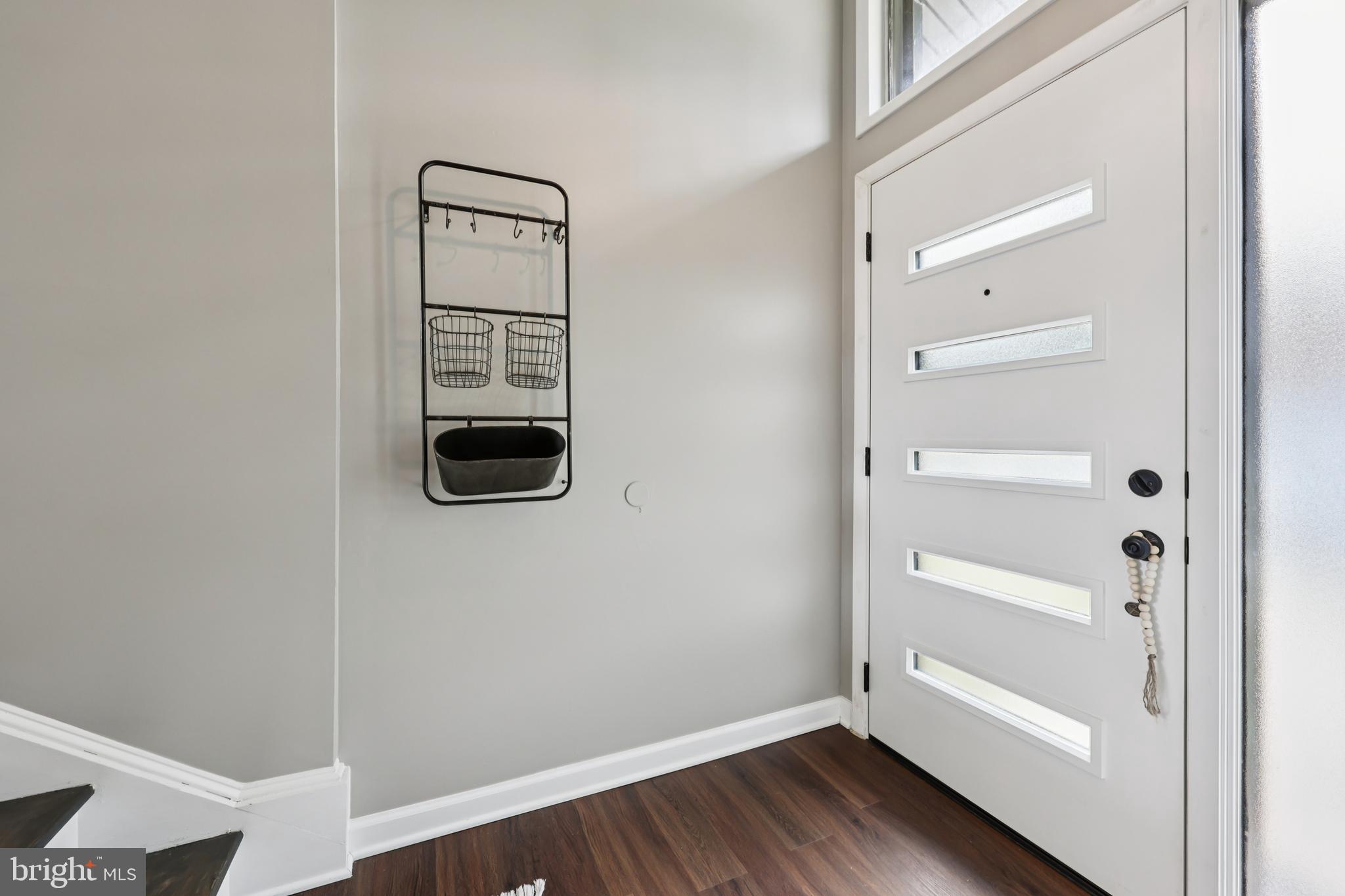 10913 Howland Drive Reston, VA 20191 - Photo 3 of 58 Gallery Image 3