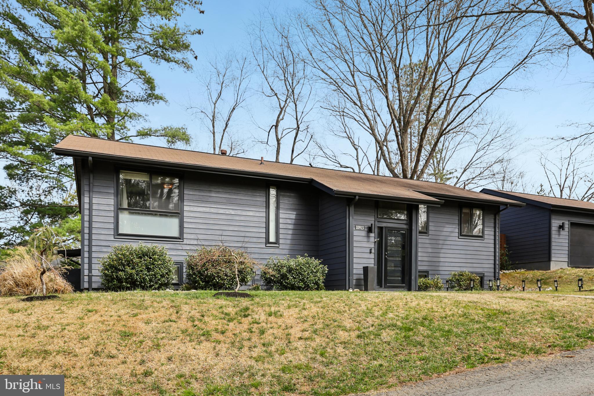 10913 Howland Drive Reston, VA 20191 - Photo 3 of 58