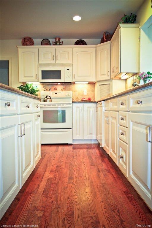 575 Hamilton Road Bloomfield Hills, MI 48301 - Photo 13 of 25 IMG_8736.jpg