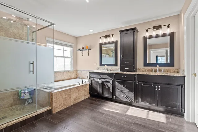 $605,000 | 459 Glover Drive, North Aurora, IL 60542