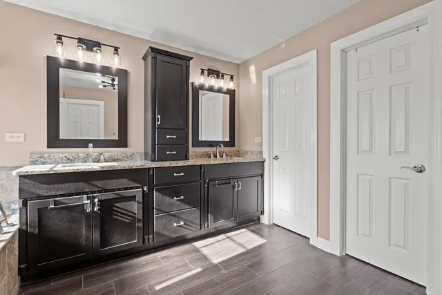 $605,000 | 459 Glover Drive, North Aurora, IL 60542