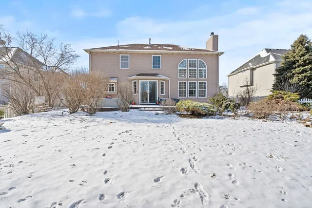 $605,000 | 459 Glover Drive, North Aurora, IL 60542