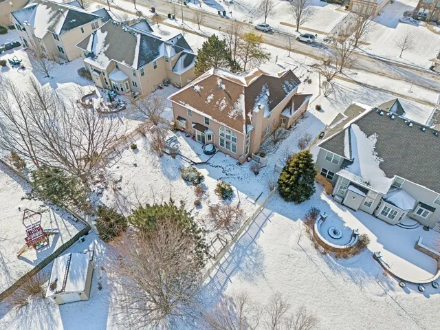 $605,000 | 459 Glover Drive, North Aurora, IL 60542