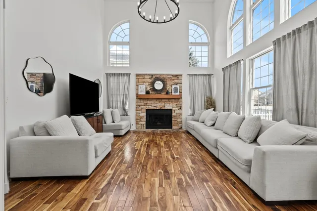 $605,000 | 459 Glover Drive, North Aurora, IL 60542