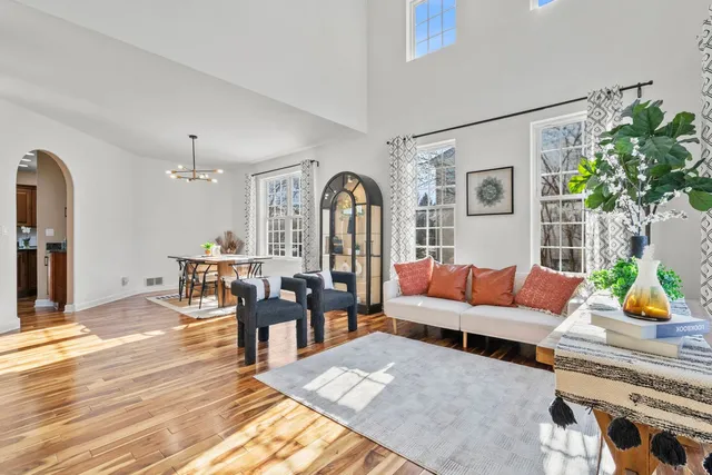 $605,000 | 459 Glover Drive, North Aurora, IL 60542