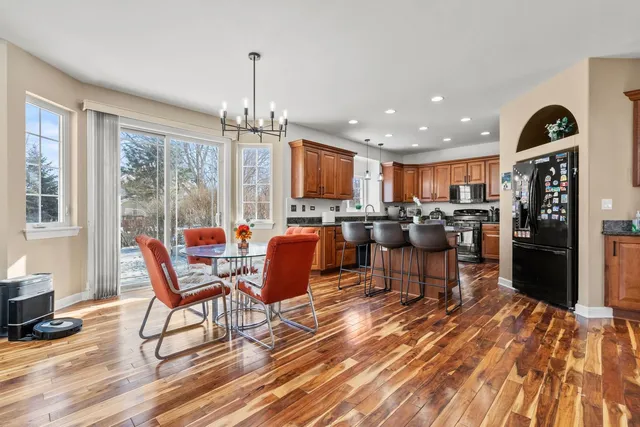 $605,000 | 459 Glover Drive, North Aurora, IL 60542