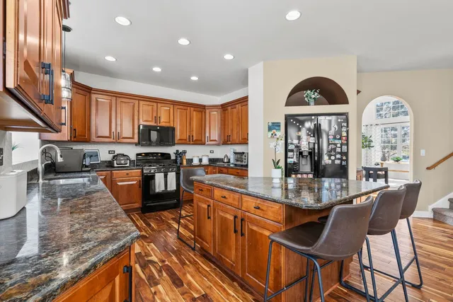 $605,000 | 459 Glover Drive, North Aurora, IL 60542