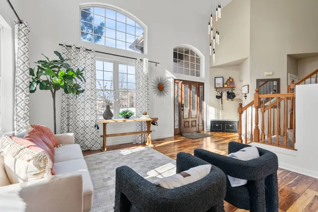 $605,000 | 459 Glover Drive, North Aurora, IL 60542