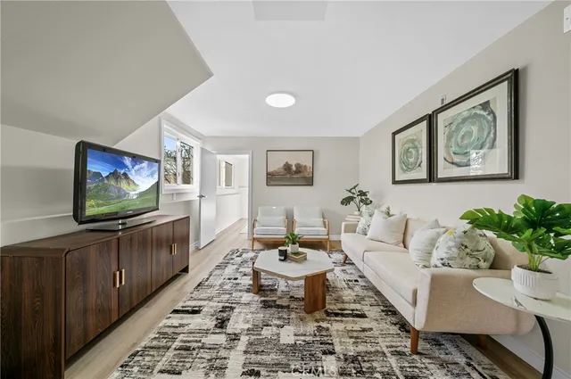 $899,000 | 922 East Edgecomb Street, Covina, CA 91724