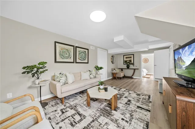 $899,000 | 922 East Edgecomb Street, Covina, CA 91724