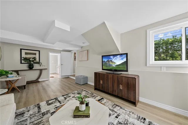 $899,000 | 922 East Edgecomb Street, Covina, CA 91724