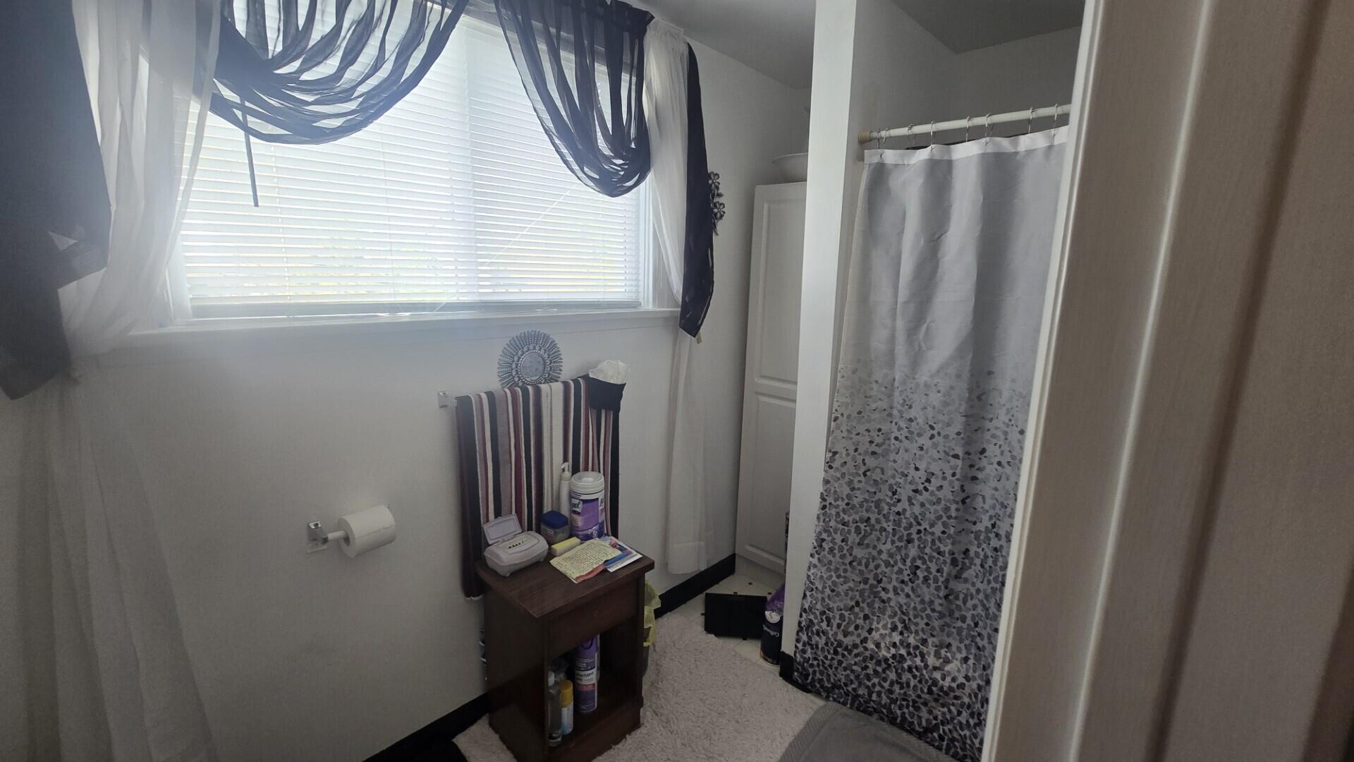 147 West Addison Street Jackson, MI 49203 - Photo 5 of 11 32f7962d-bffa-4ec9-a881-77702b69b7a7