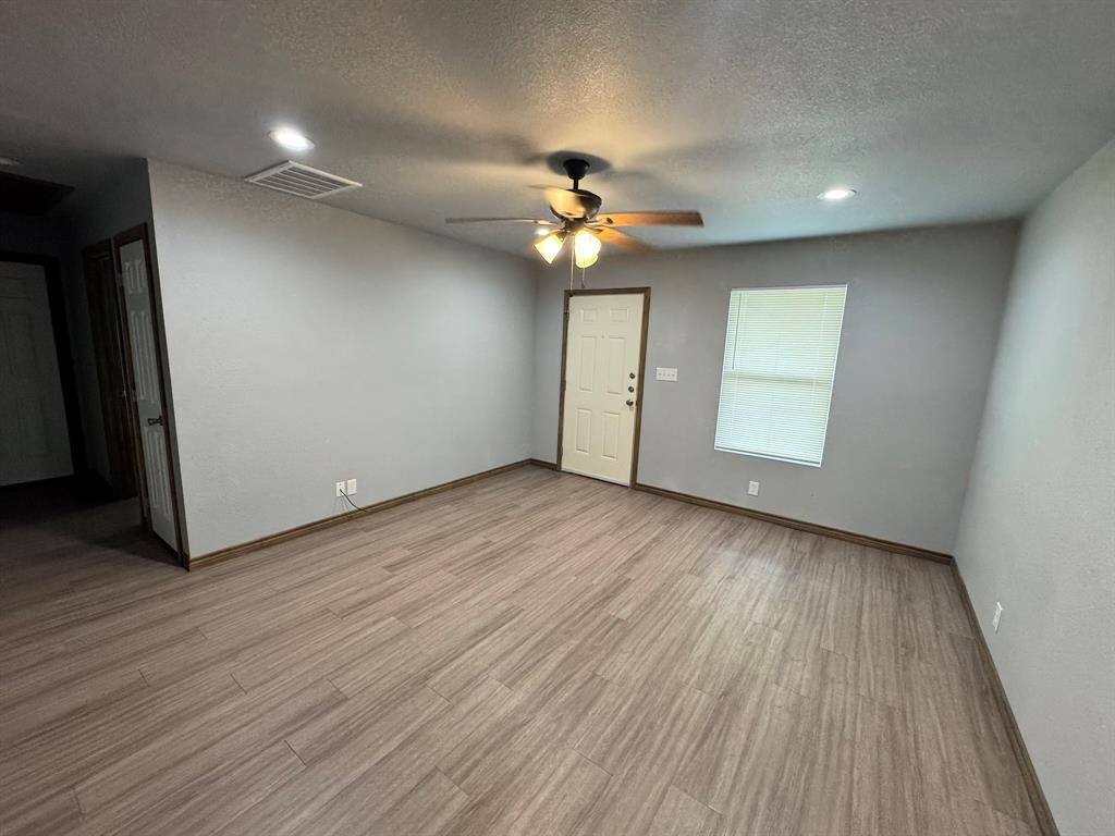 462 Derrs Chapel Road Italy, TX 76651 - Photo 4 of 19
