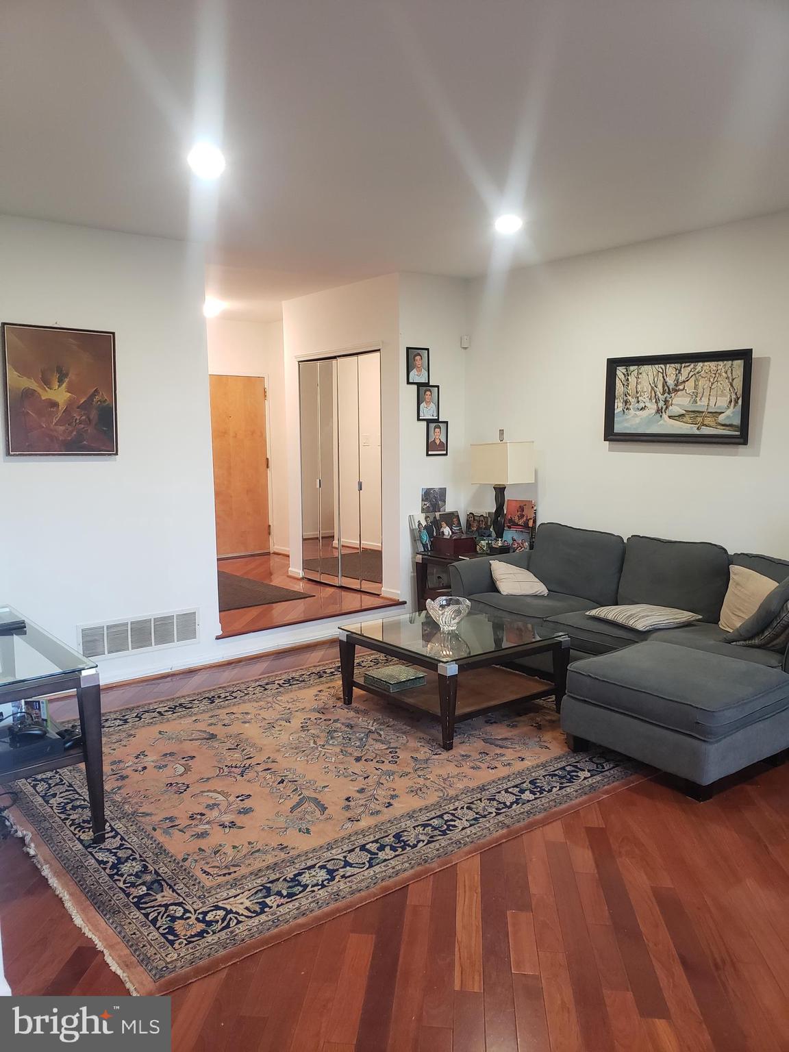301 Byberry Road, Unit F7 Philadelphia, PA 19116 - Photo 3 of 19 a living room with furniture and a rug