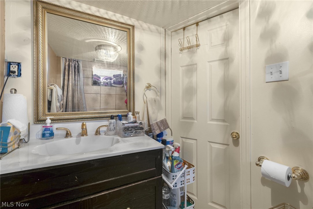 1041 Nela View Road Cleveland Heights, OH 44112 - Photo 24 of 29 Gallery Image 24
