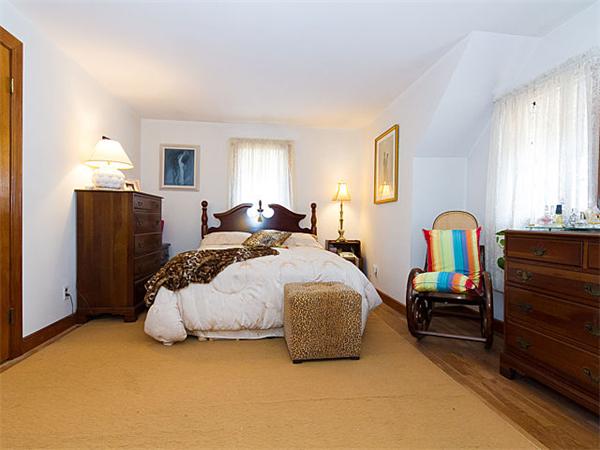 60 Oakmont Road Newton, MA 02459 - Photo 8 of 14 Gallery Image 8