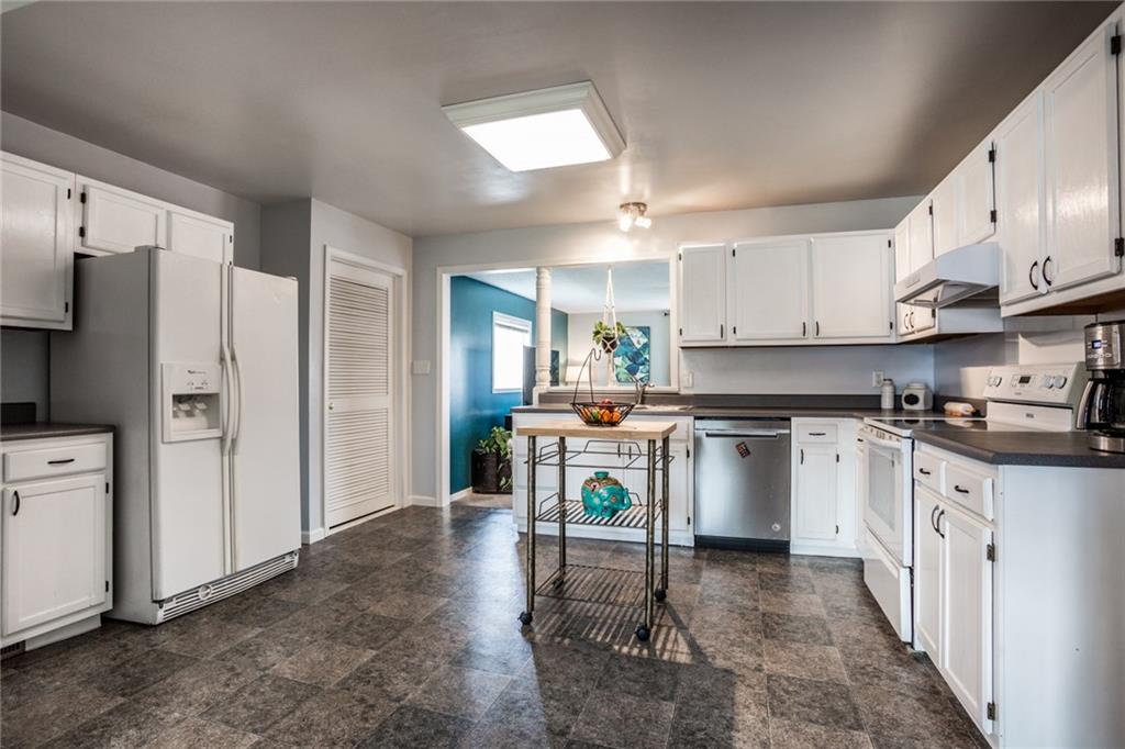 10824 Ruckle Avenue Indianapolis, IN 46280 - Photo 4 of 16 Gallery Image 4