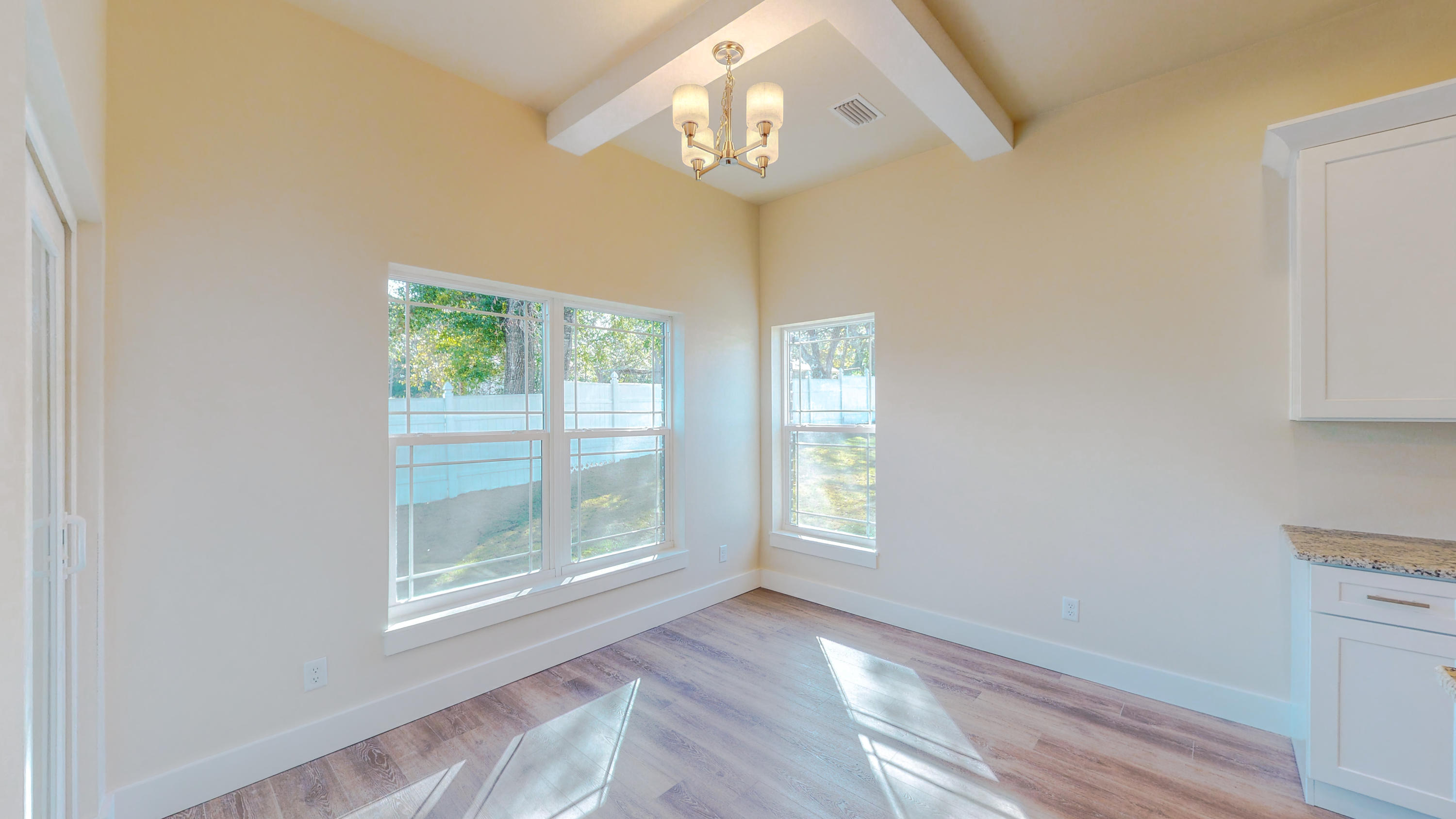 512 Harborview Circle Niceville, FL 32578 - Photo 17 of 42 a view of livingroom with window