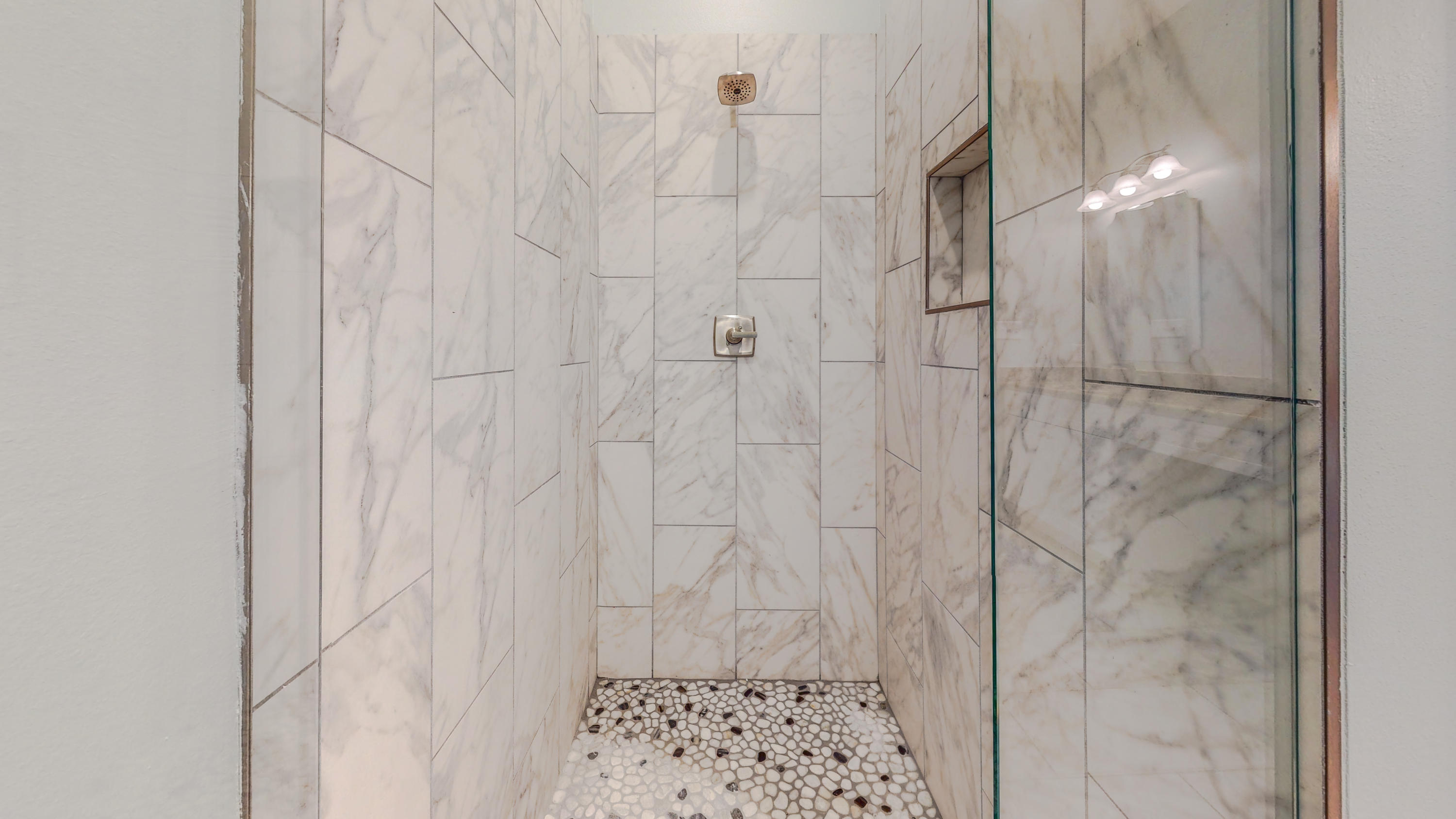512 Harborview Circle Niceville, FL 32578 - Photo 21 of 42 a bathroom with a shower
