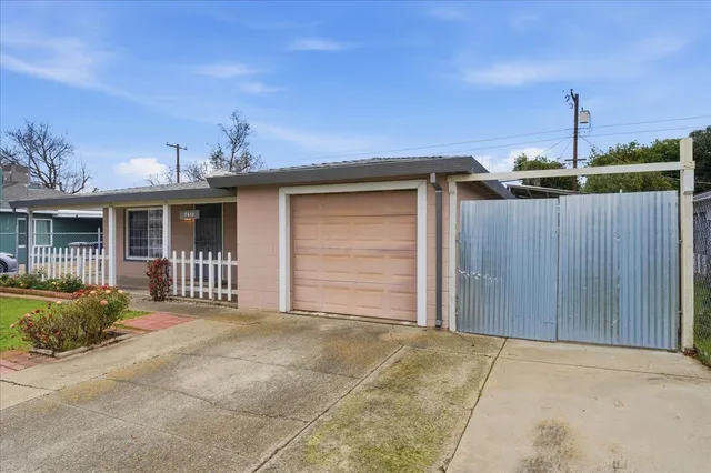 $305,000 | 5411 59th Street, Sacramento, CA 95820