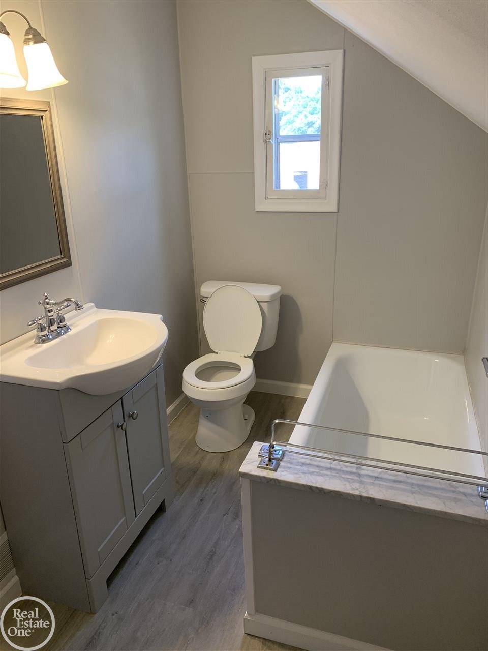 13420 Frazho Road Warren, MI 48089 - Photo 15 of 37