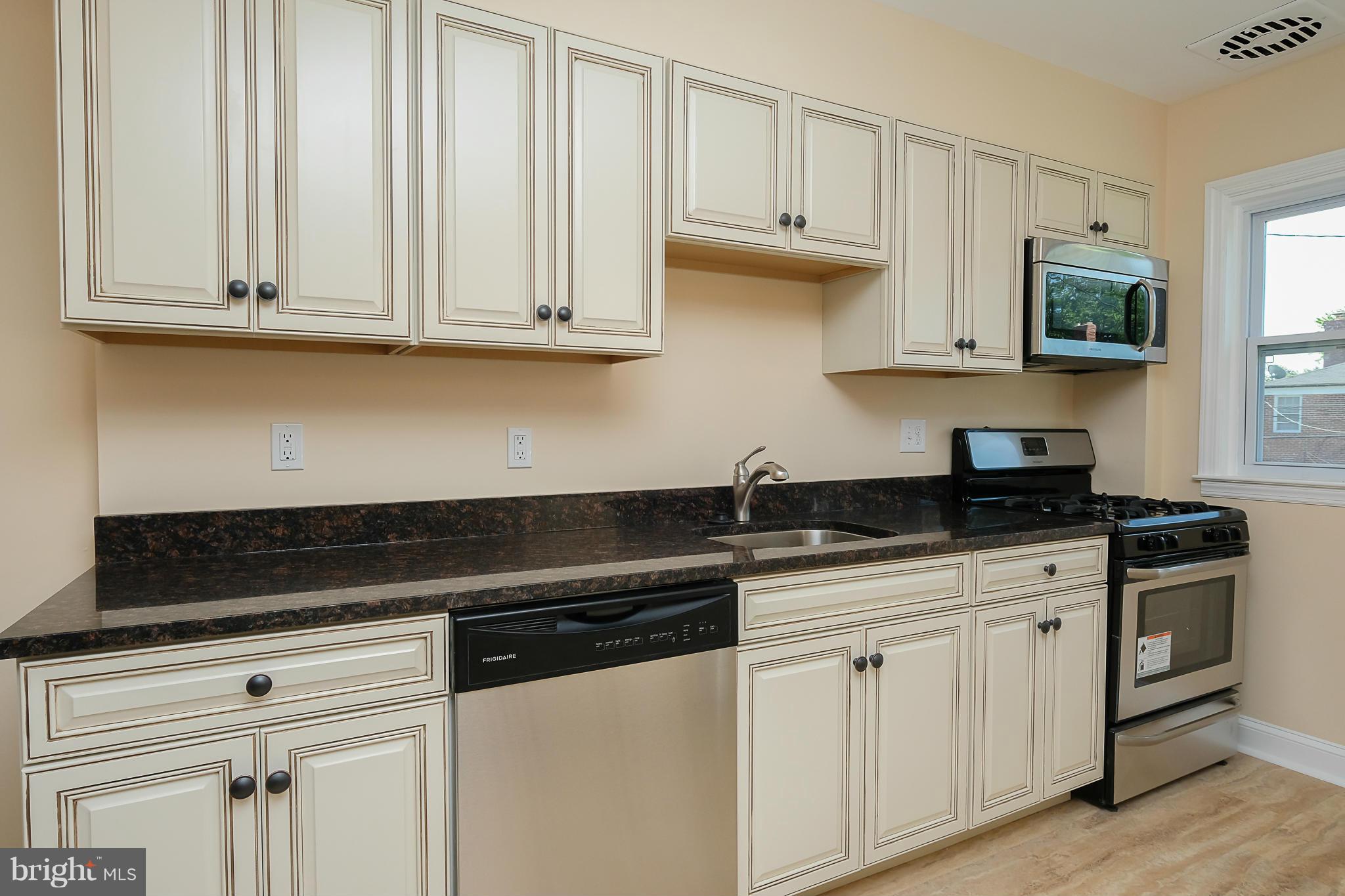 1523 Northbourne Road Baltimore, MD 21239 - Photo 8 of 26 Kitchen
