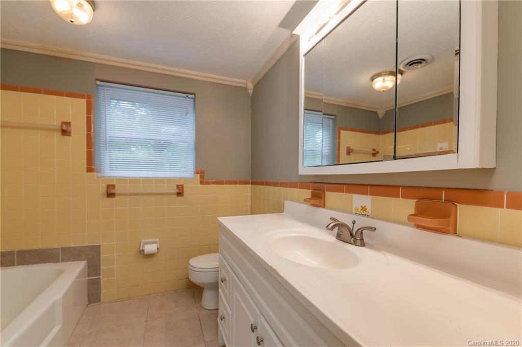 108 Valley View Road Mills River, NC 28759 - Photo 33 of 43 Gallery Image 33