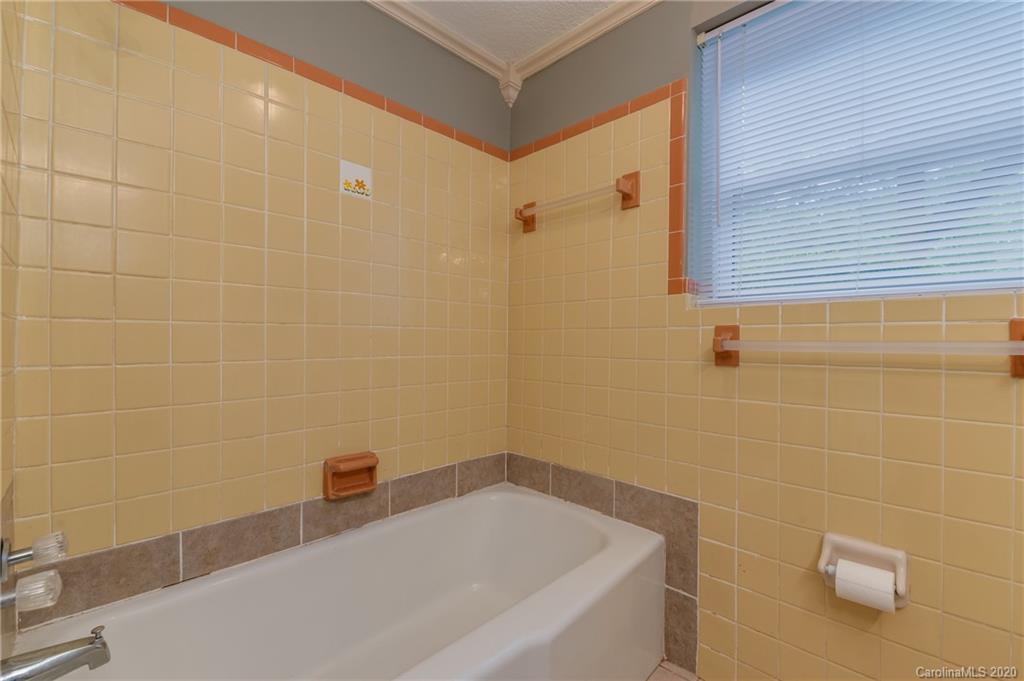 108 Valley View Road Mills River, NC 28759 - Photo 34 of 43 Gallery Image 34