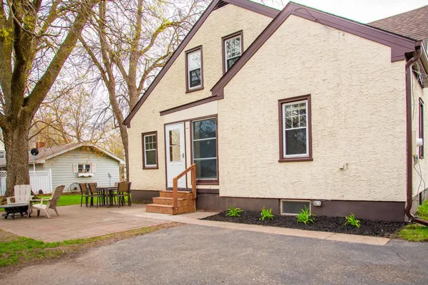 $299,900 | 515 Lee Avenue Southeast, Cokato, MN 55321
