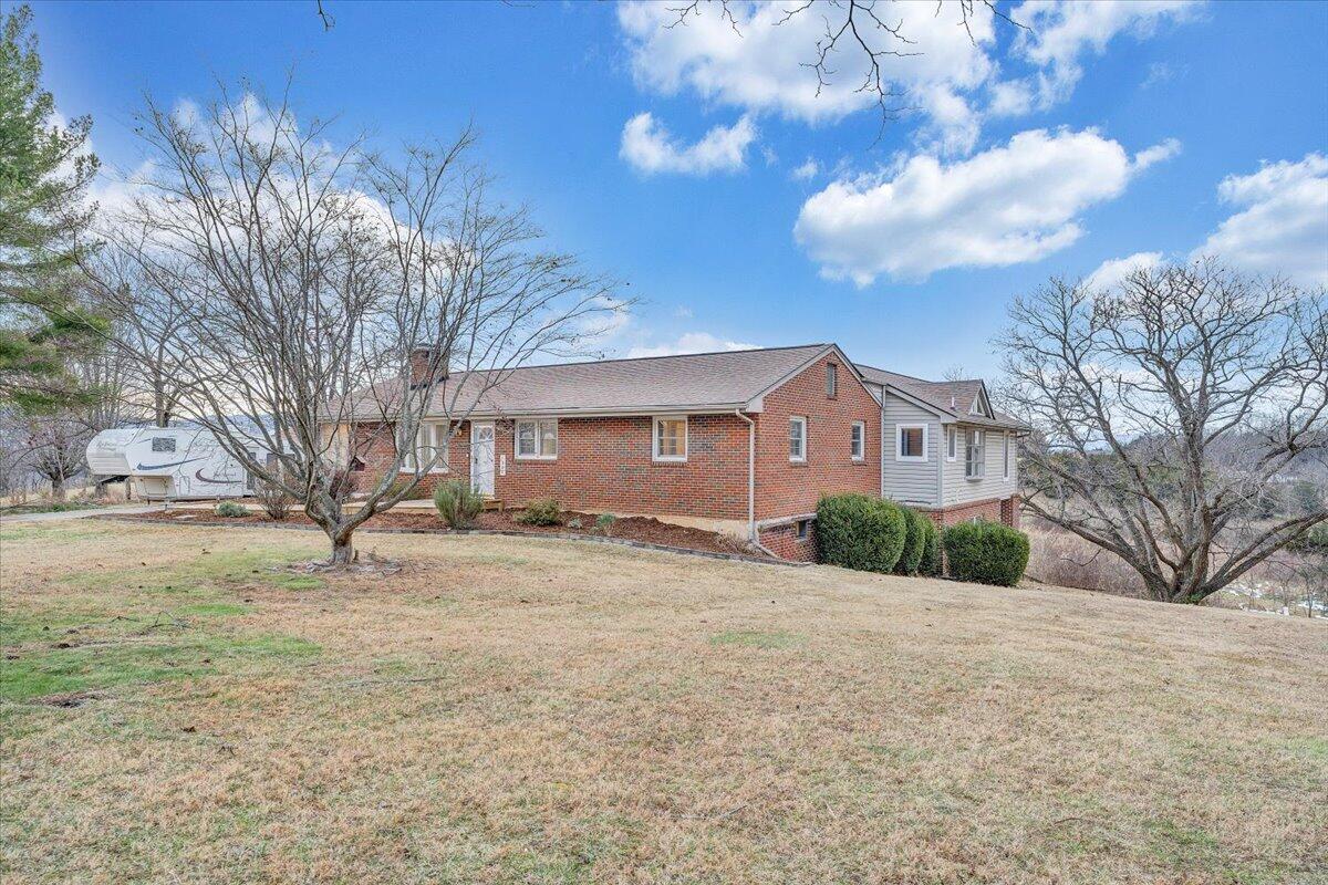 1996 Shavers Farm Road Fincastle, VA 24090 - Photo 3 of 63 07-MIB05228