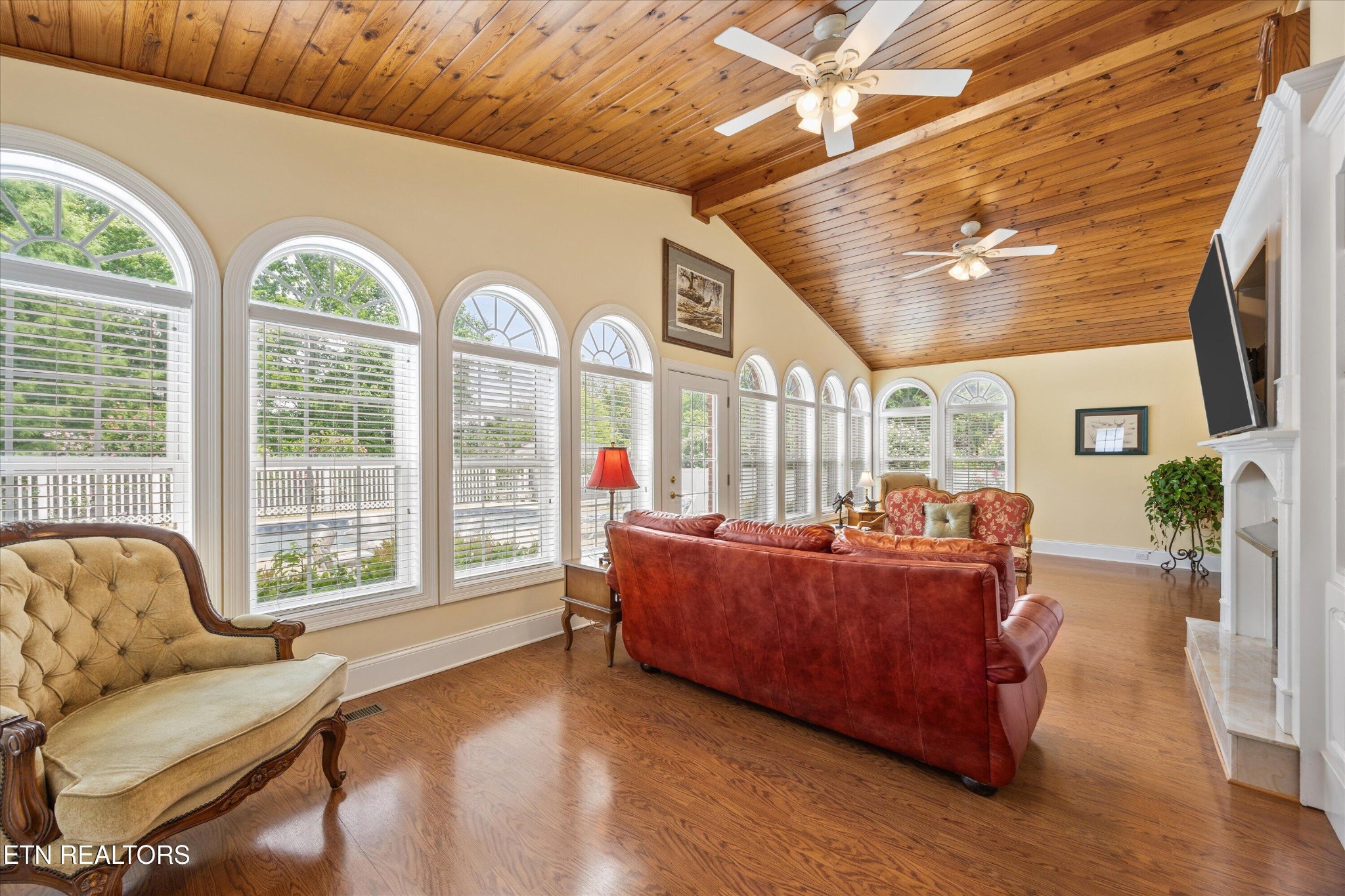 132 David Road Clinton, TN 37716 - Photo 11 of 52 a living room with furniture and a large window