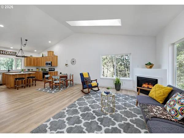 $515,000 | 721 Southeast Forest Glen Road, Estacada, OR 97023