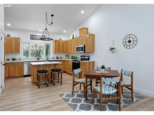 $515,000 | 721 Southeast Forest Glen Road, Estacada, OR 97023