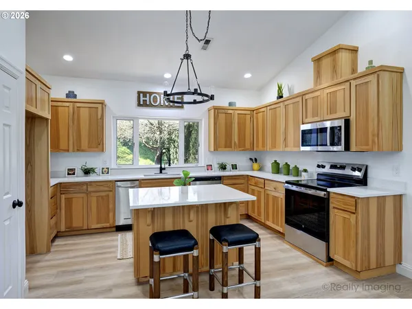 $515,000 | 721 Southeast Forest Glen Road, Estacada, OR 97023