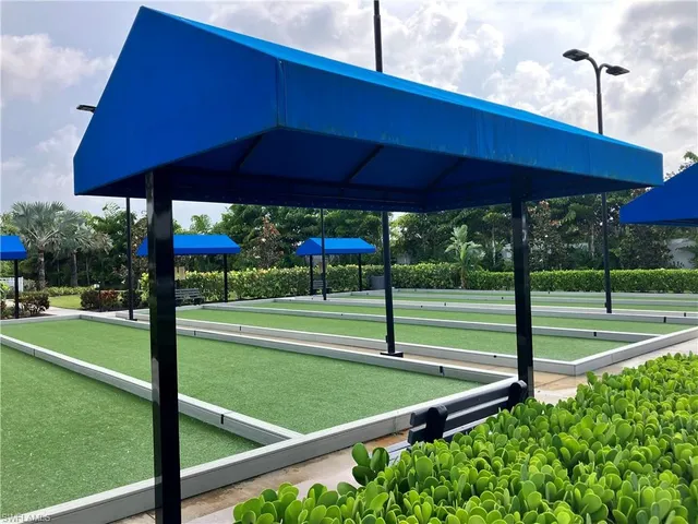 a view of a park with porch