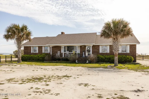 $799,000 | 1286 Island Road, Harkers Island, NC 28531
