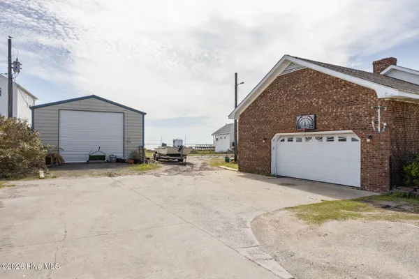 $799,000 | 1286 Island Road, Harkers Island, NC 28531