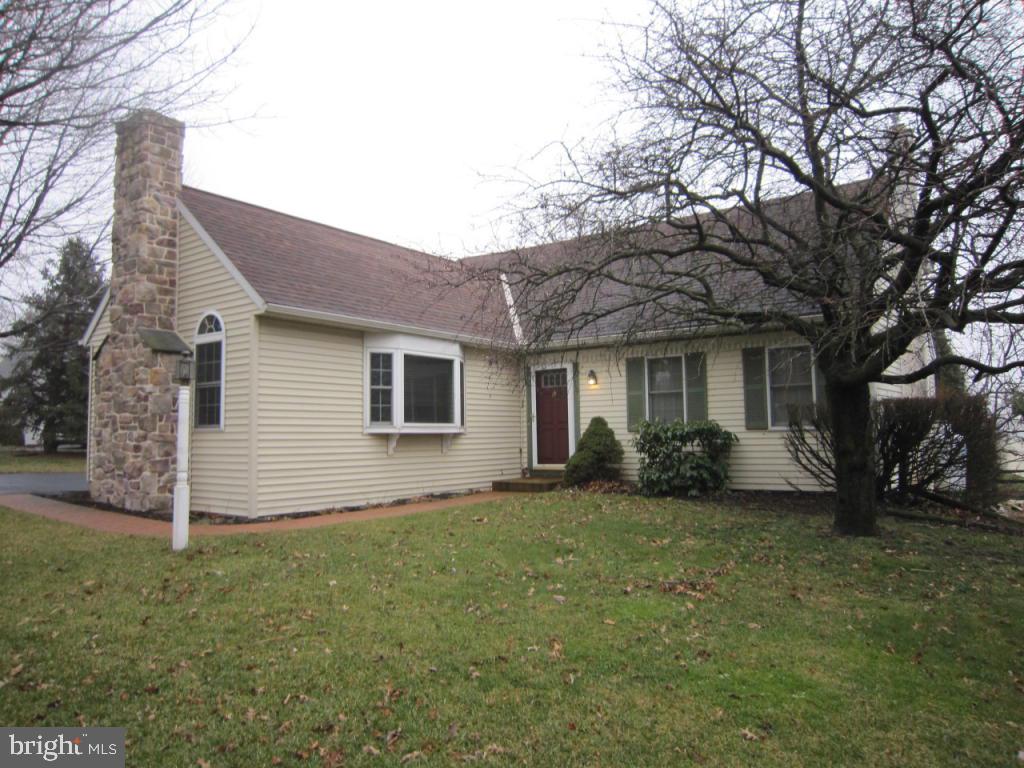 110 Maple Farm Road Ephrata, PA 17522 - Photo 2 of 25