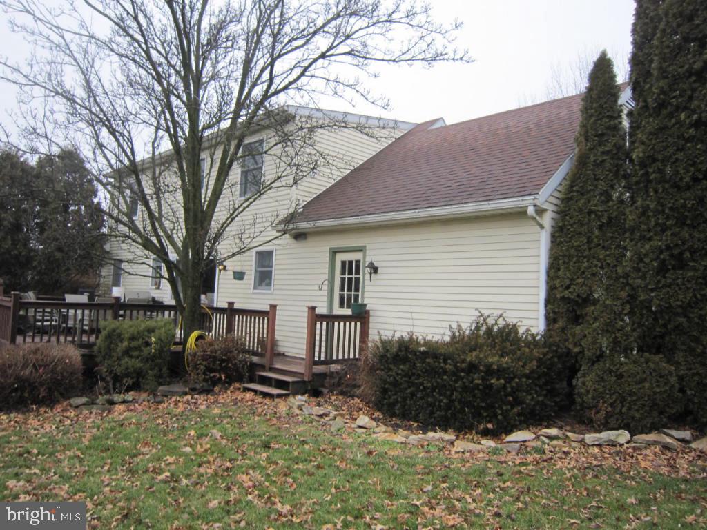 110 Maple Farm Road Ephrata, PA 17522 - Photo 3 of 25