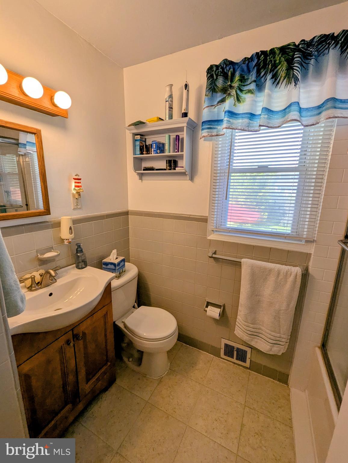 3641 Deepwater Lane Brookhaven, PA 19015 - Photo 18 of 37 Full bath