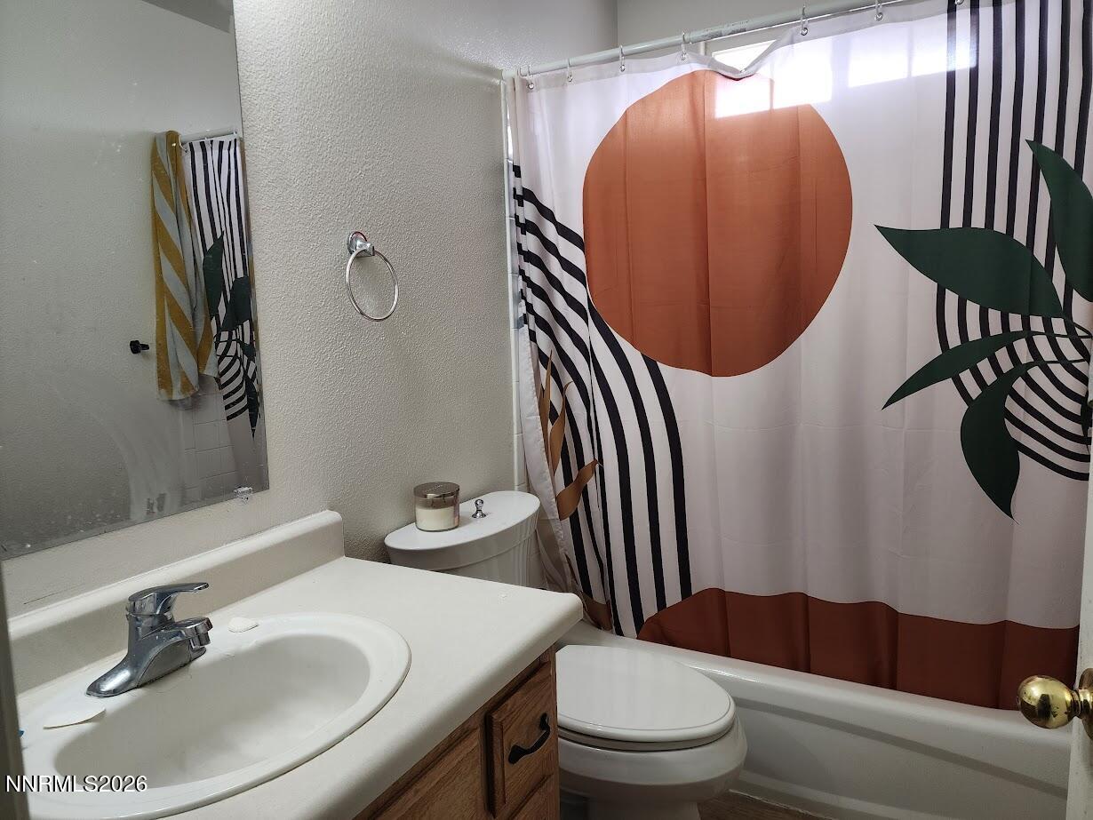 605 Nader Way Fernley, NV 89408 - Photo 11 of 21 guest bath